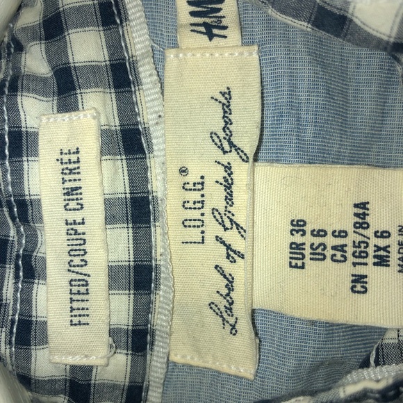 H&M fitted button down - Picture 3 of 3